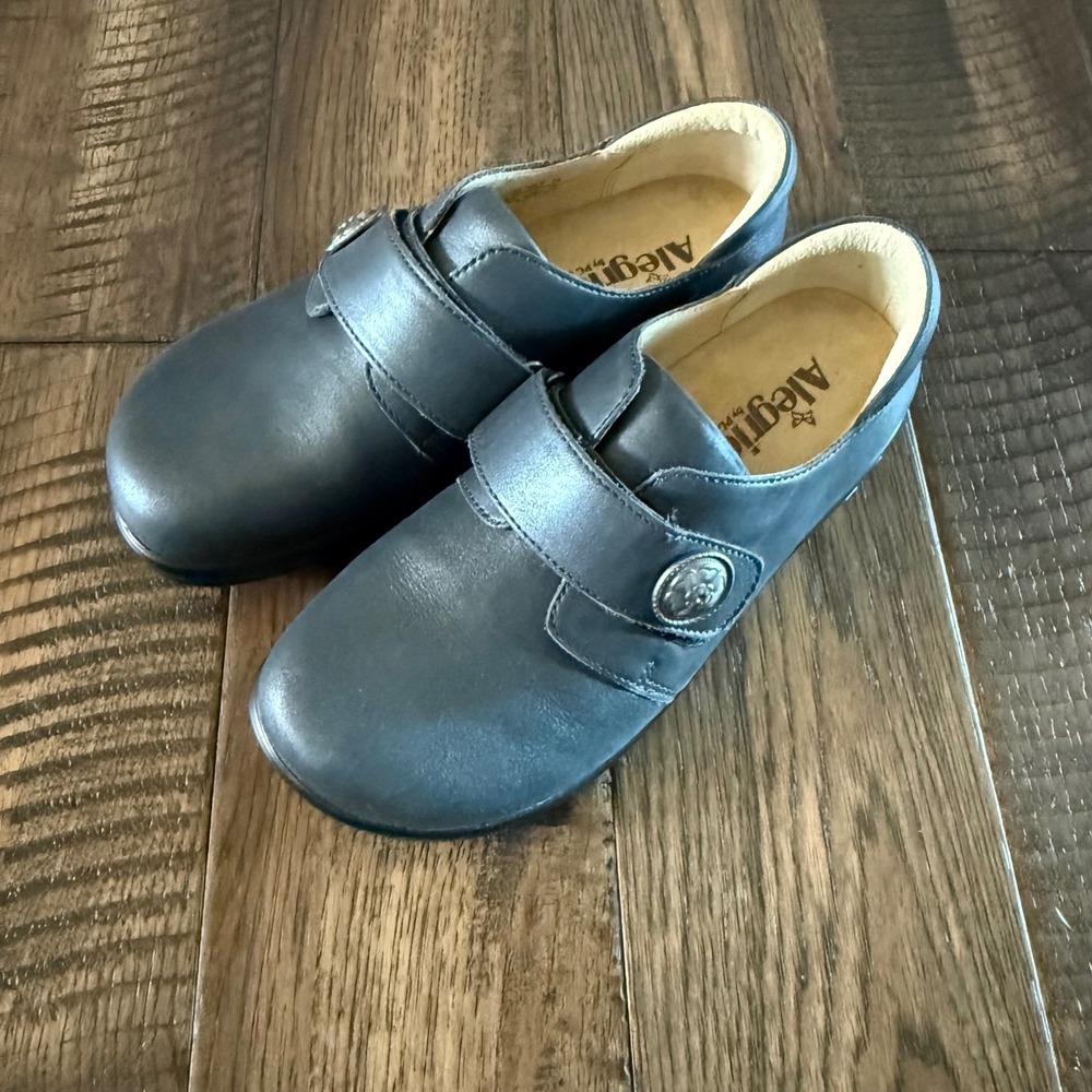 Alegria Jolene Black Metallic Leather Professional Clogs JOL-657 Womens Size 36